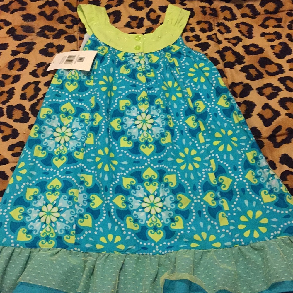 Size 5 beautiful summer dress.